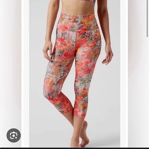 Athleta 7/8 Pocketed Floral leggings (lightly used)